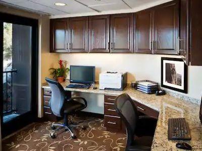 Hampton Inn&suites 3*
