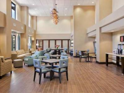 Hampton & Hotel